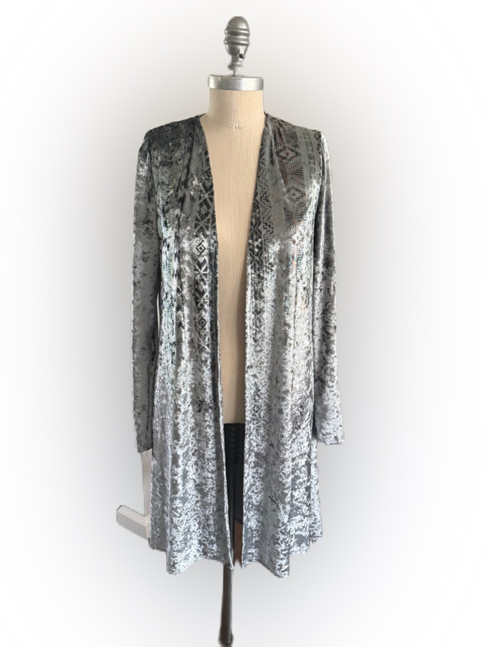 Vocal Women’s Velour Silver Open Tribal Cardigan Western. Size Small